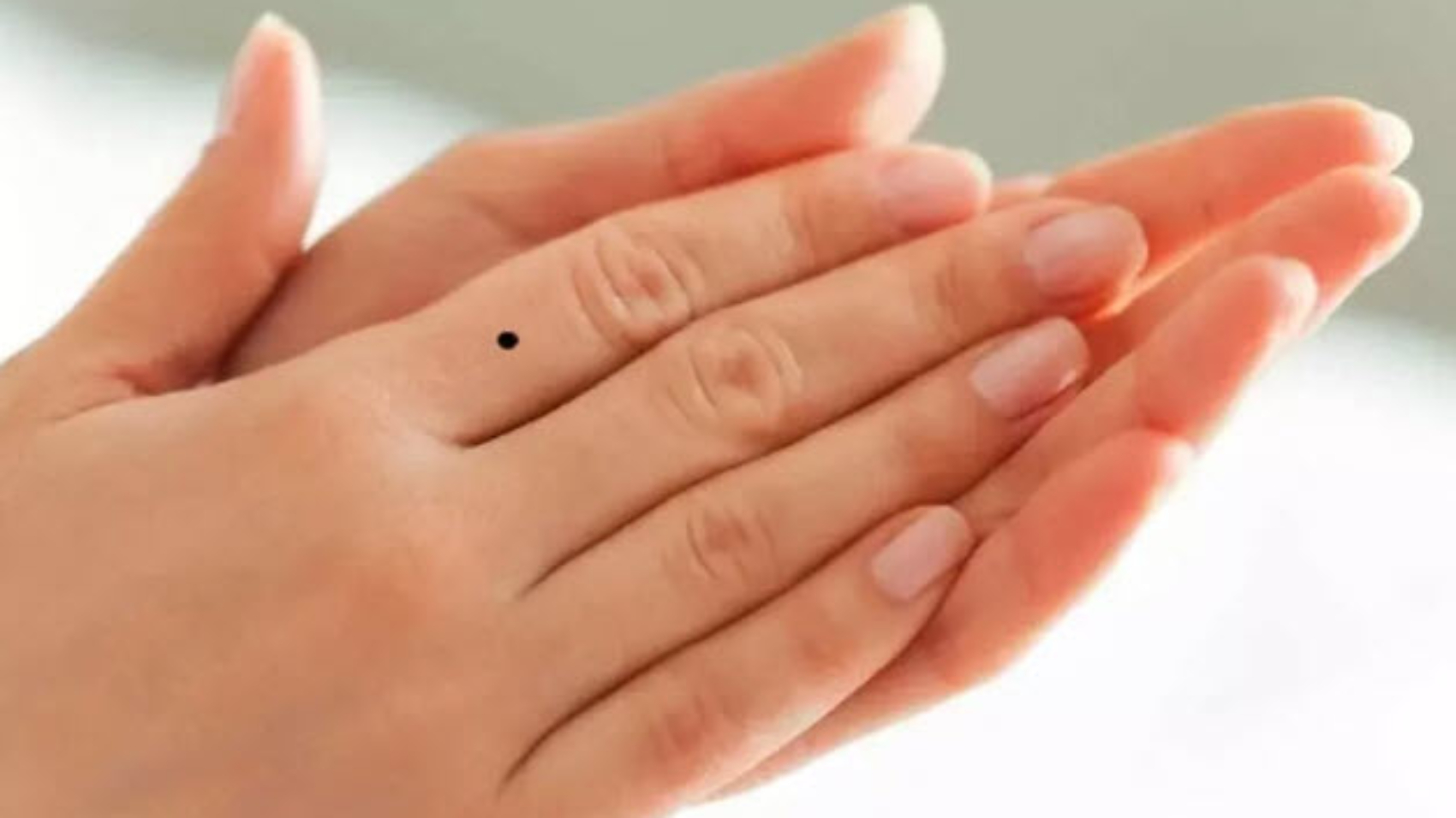 xem bói nốt ruồi ở tay