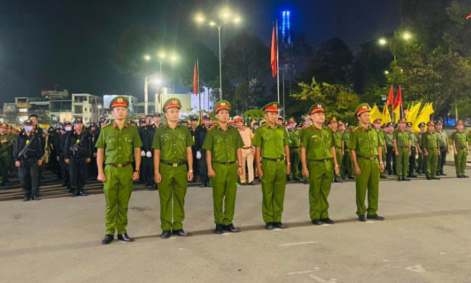 nằm mơ thấy công an