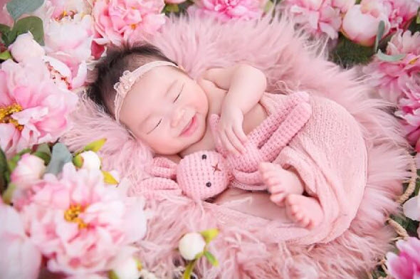 nằm mơ thấy mình sinh con gái